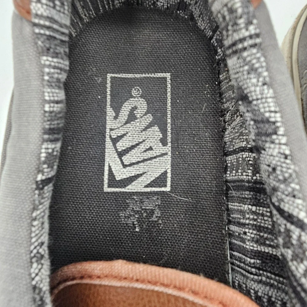 Vans Shoes‎ Mens Size 10.5 Gray Canvas Low Top Casual Skate Sneakers 721278